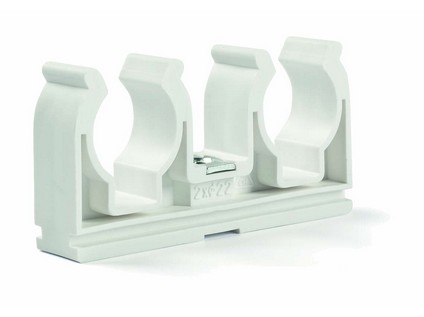 Plastová příchytka měděných trubek, dvojitá se závitem M6,  2 x 18 mm